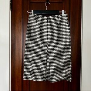 Classic Black and White Houndstooth Skirt InWear